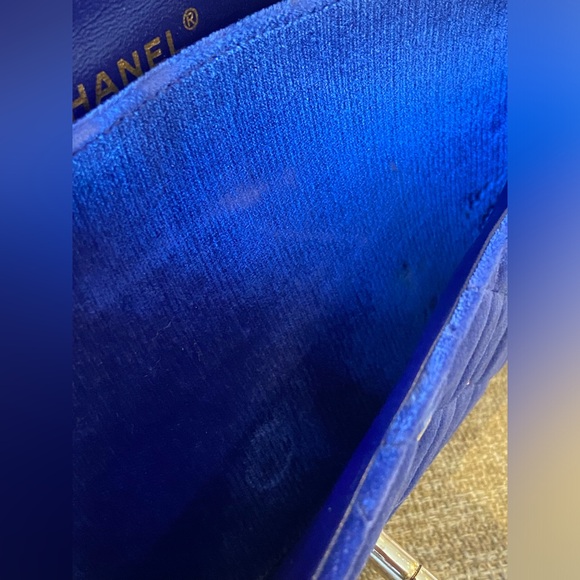 AUTH CHANEL VELVET VELOUR BLUE WITH GOLD HW CLASSIC DOUBLE FLAP CHAIN BAG m/l - Picture 12 of 16